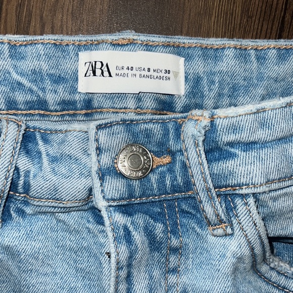 ZARA Denim Shorts - Picture 2 of 5